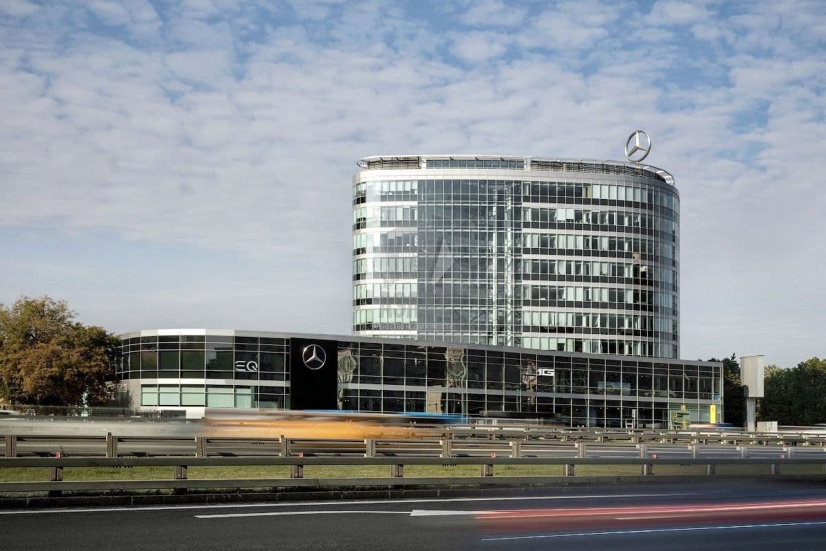 Здание целиком Mercedes-Benz Plaza — фото 1 из 4