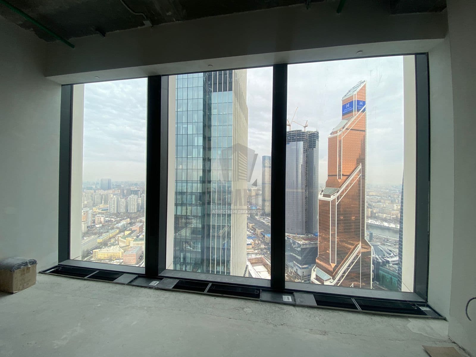 Neva Towers — фото 1 из 12