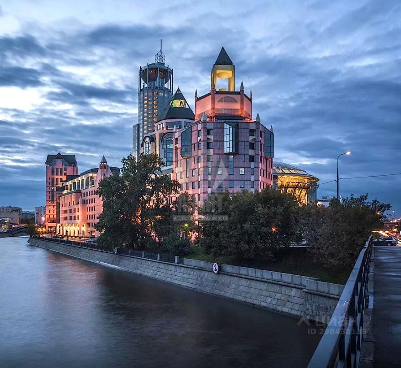 Офис в Бизнес-центре Riverside Towers