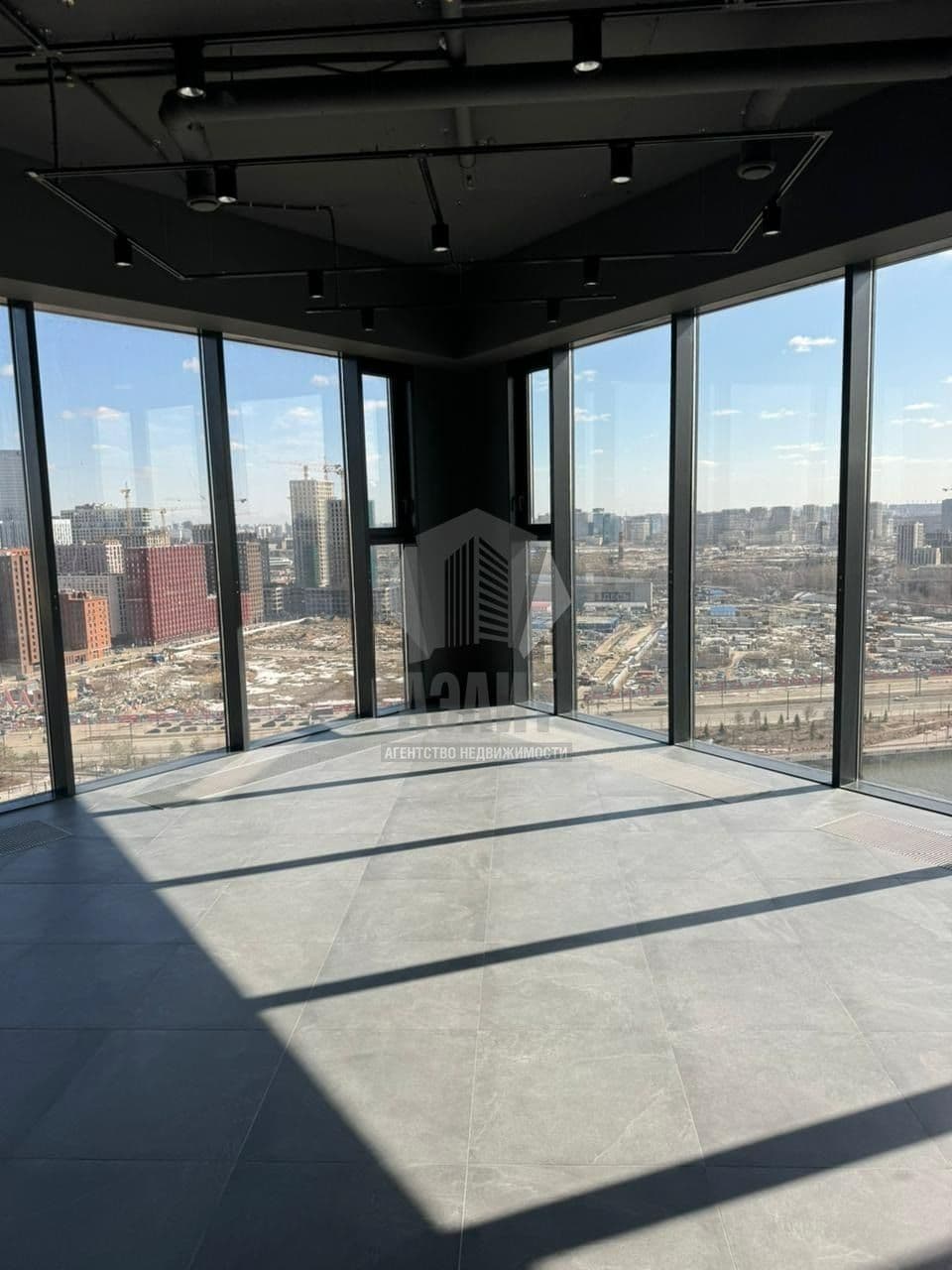 Офис DM Tower — фото 1 из 9