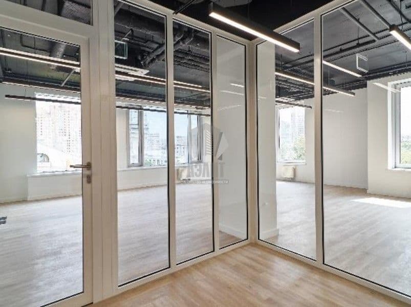 Офисы Ферро Плаза нарезка 676-1352 м²